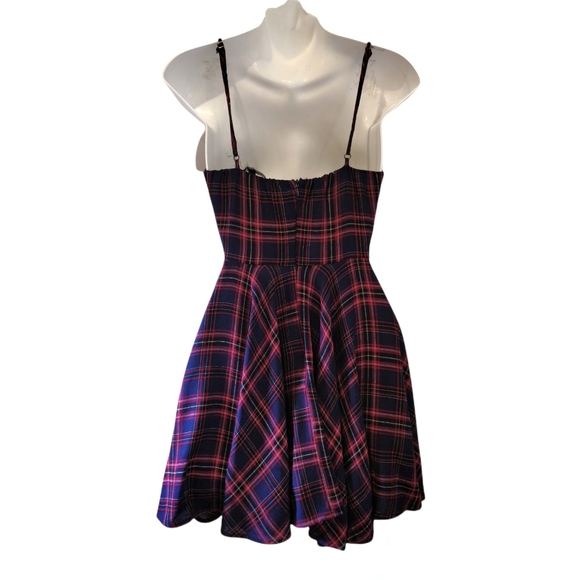 Fashion Nova plaid Skater Sleeveles dress straps sz.M - Picture 6 of 6
